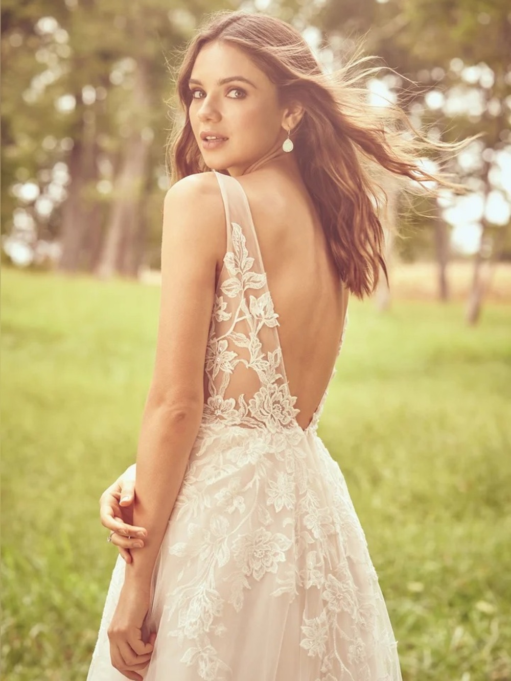 Lillian West #66063 Wedding Dress with Embroidered Flowers - Size 4 - Picture 7 of 11